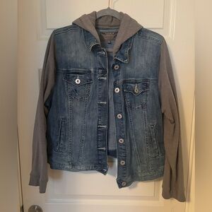Torrid trucker denim jacket size 2 (18)